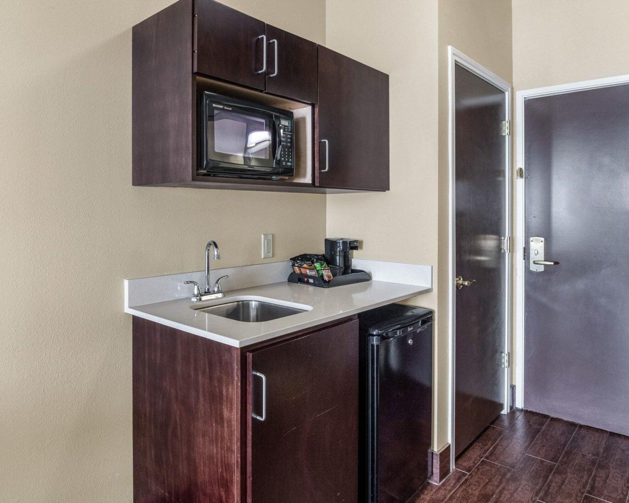 Comfort Suites Odessa Extérieur photo