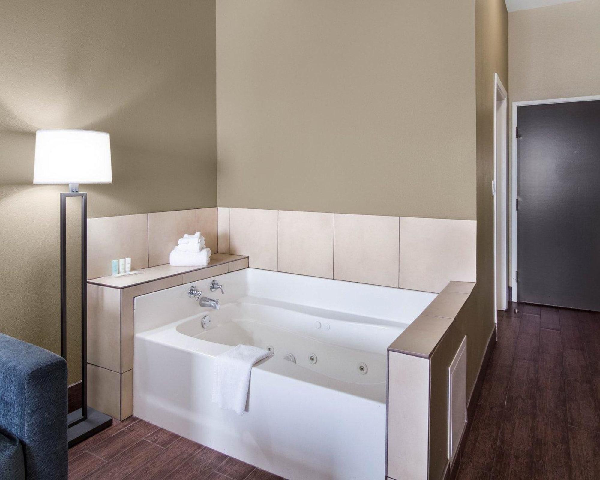 Comfort Suites Odessa Extérieur photo