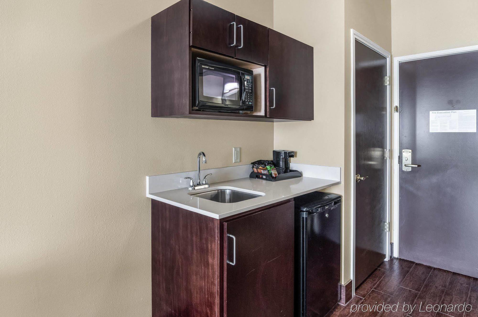 Comfort Suites Odessa Extérieur photo