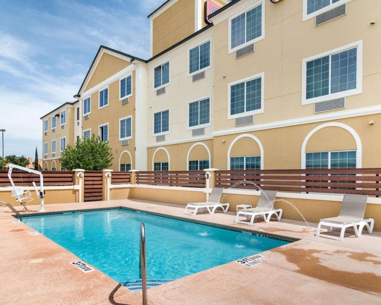 Comfort Suites Odessa Extérieur photo